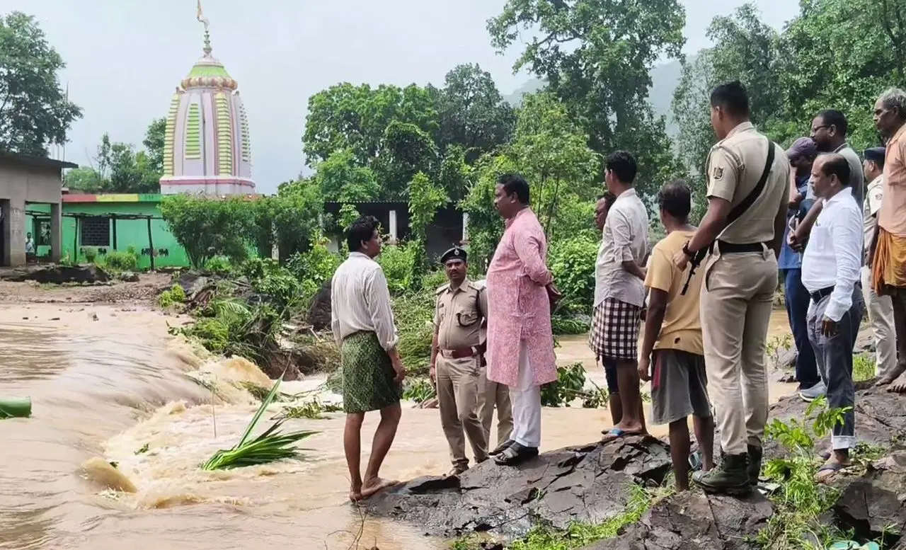 Shiva temple submerged in Sambalpur, priest rescued