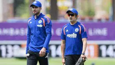 Harbhajan defends Gambhir: 'Bohot badhiya banda hai woh'