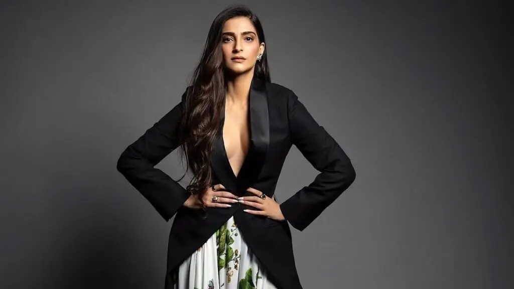 Sonam Kapoor reacts to Mumbai auto strike over Marathi test