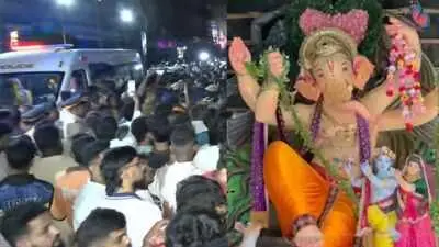 Egg-throwing triggers 4-hour clash at Mumbai Ganpati procession