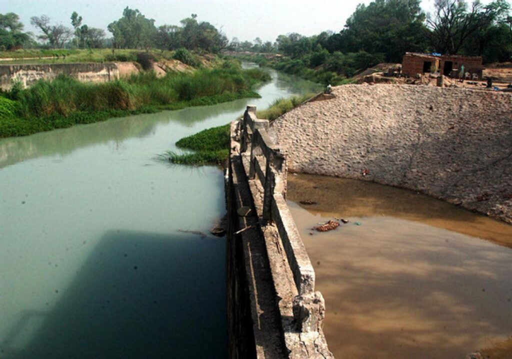 Kejriwal urges Centre to resolve Sutlej-Yamuna Link dispute