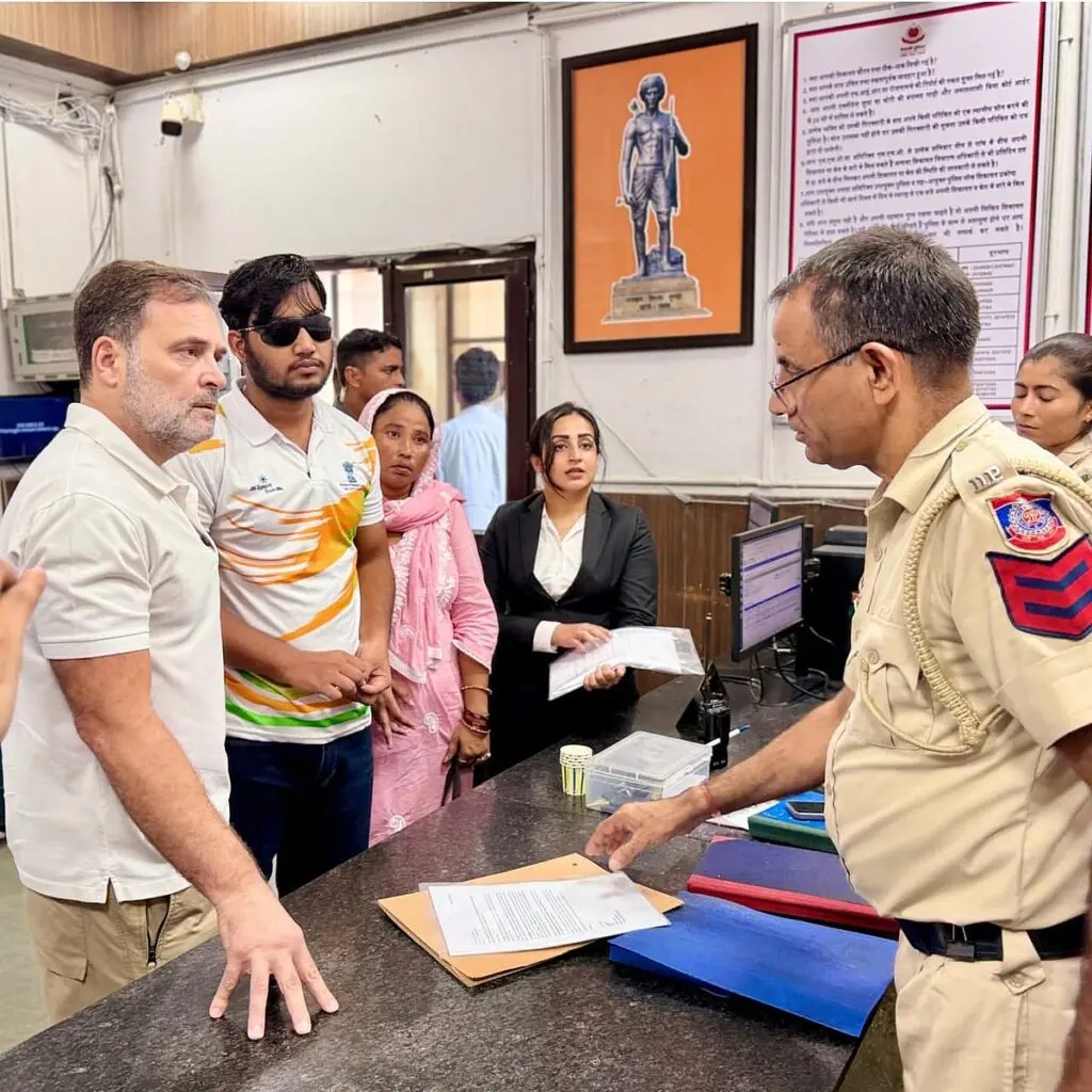 Rahul Gandhi protest secures FIR over pellet gun injury to student