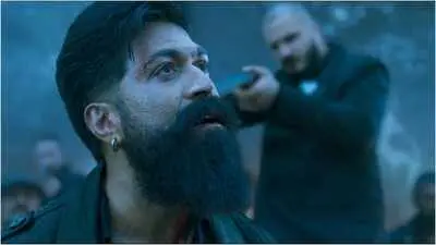Yash's Toxic gets mixed early reviews, Rs 64.85 crore advance