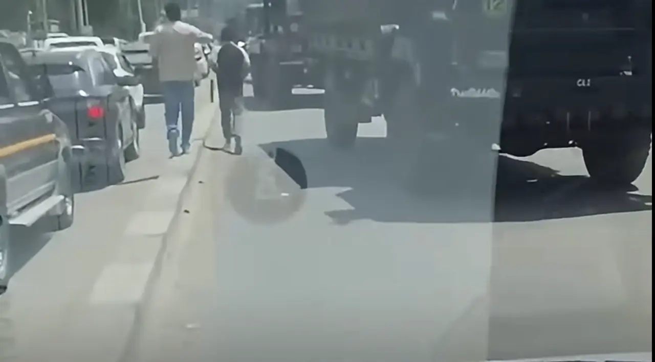 Two Baramulla youths clear path for ambulance through army convoy