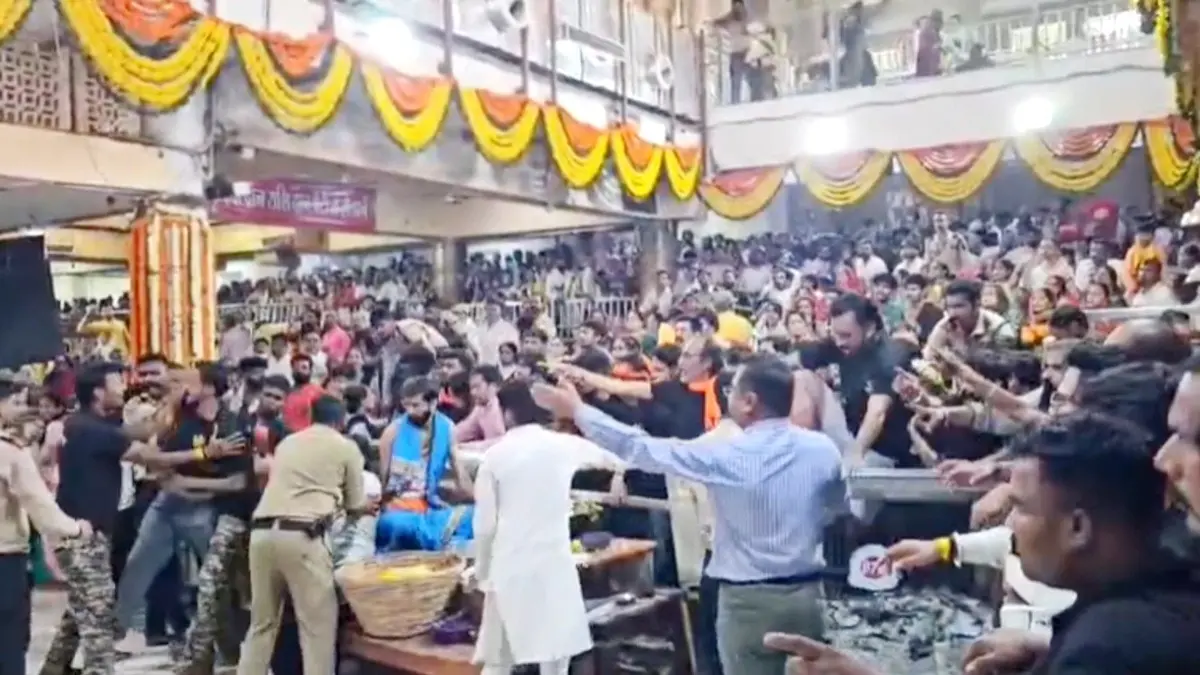 Kanwar pilgrims clash with guards at Ujjain's Mahakal temple