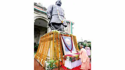 PM Modi, leaders pay tribute to Atal Bihari Vajpayee on death anniversary