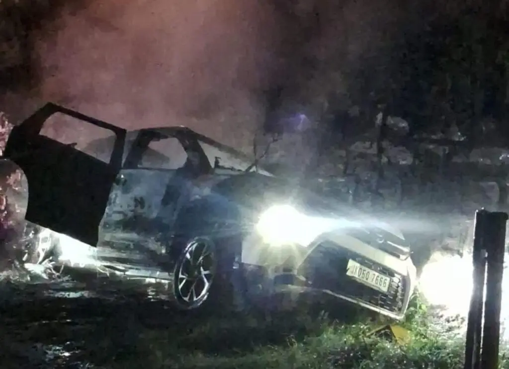 Car catches fire on NH-44 near Banihal, occupants safe