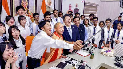 Yogi Adityanath meets Japanese students, stresses youth ties