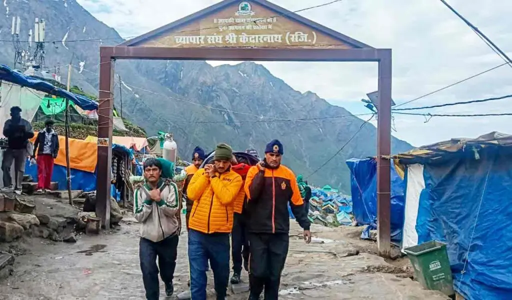 Five-year-old killed in rockfall on Kedarnath route, 1,000 pilgrims rescued