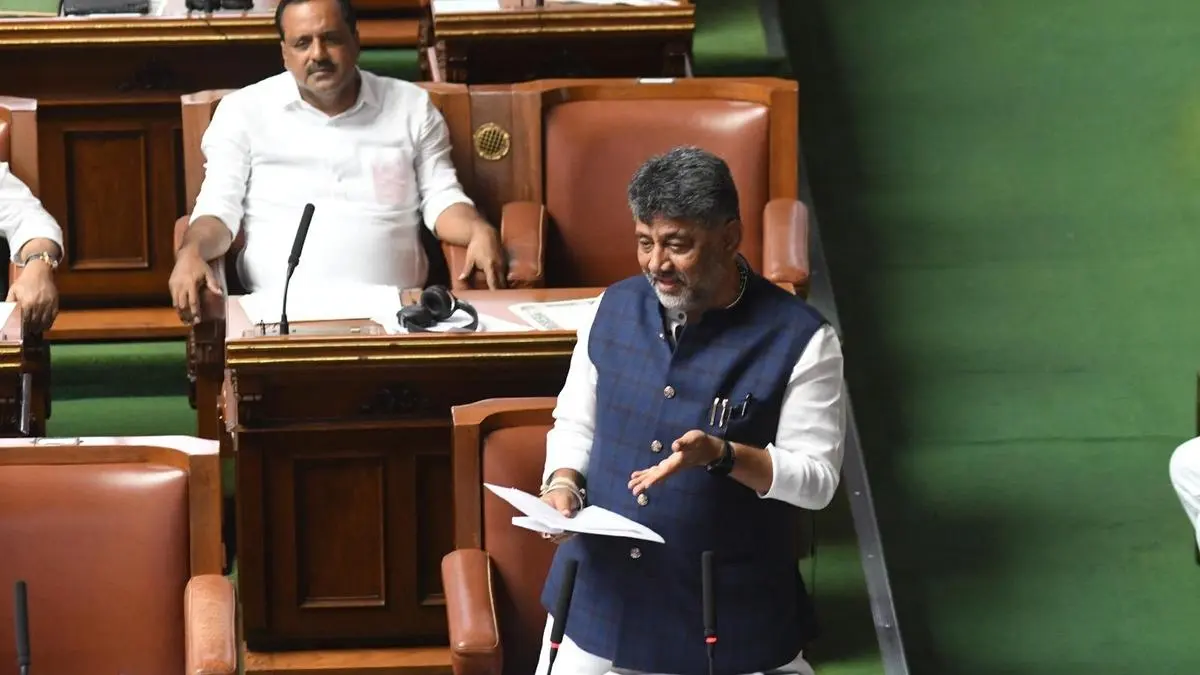 Karnataka Governor asks CM to reconsider Vande Mataram order