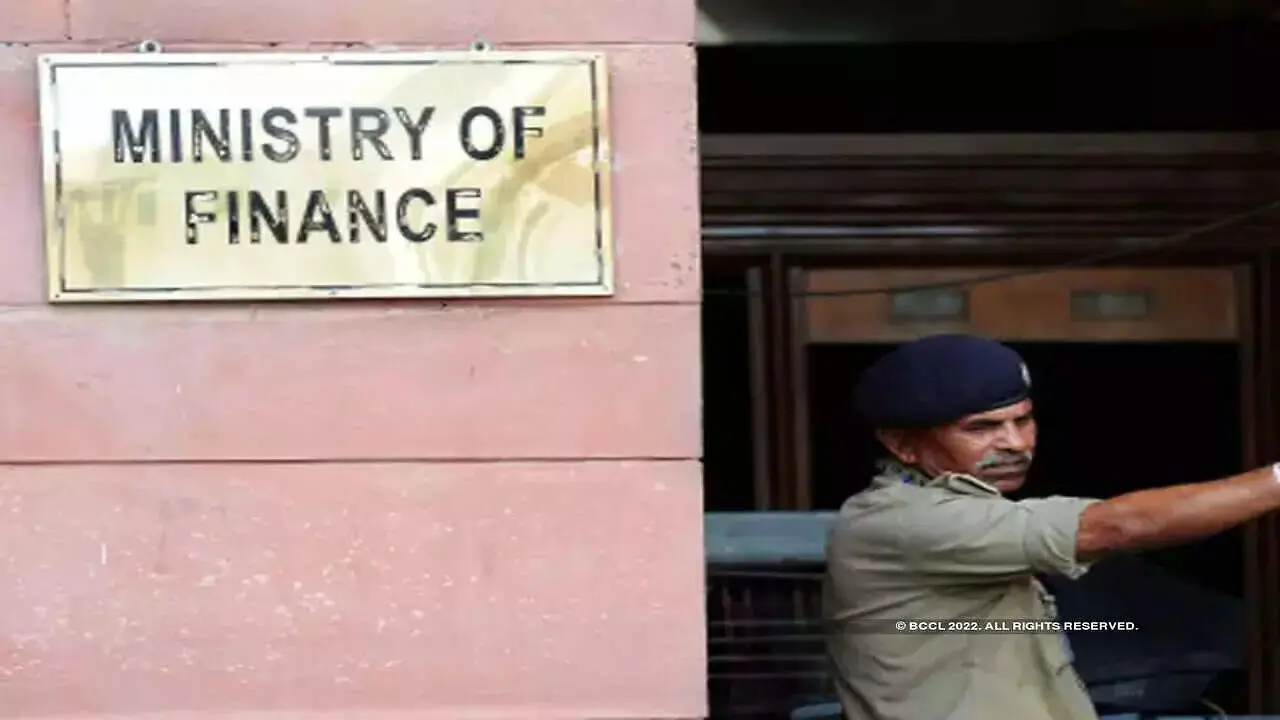 Finance Ministry denies committing to five-day banking week