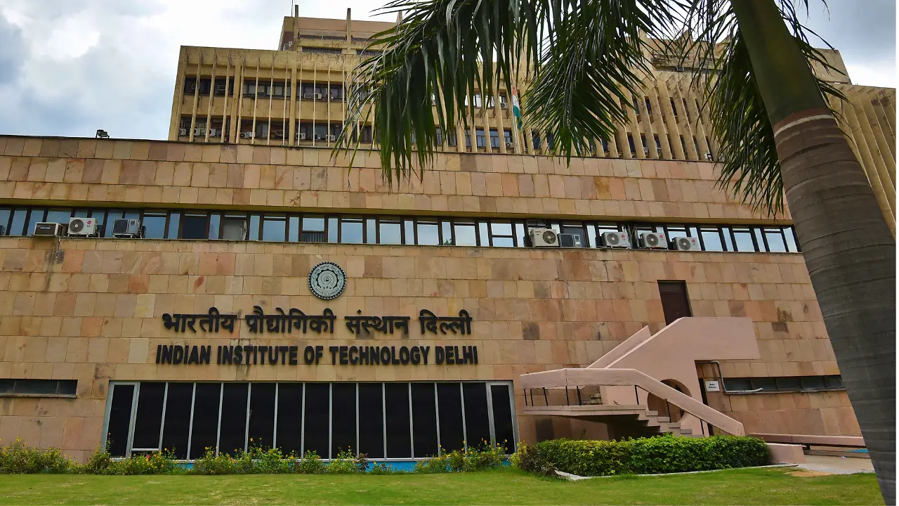 Education ministry invites applications for IIT Delhi director post