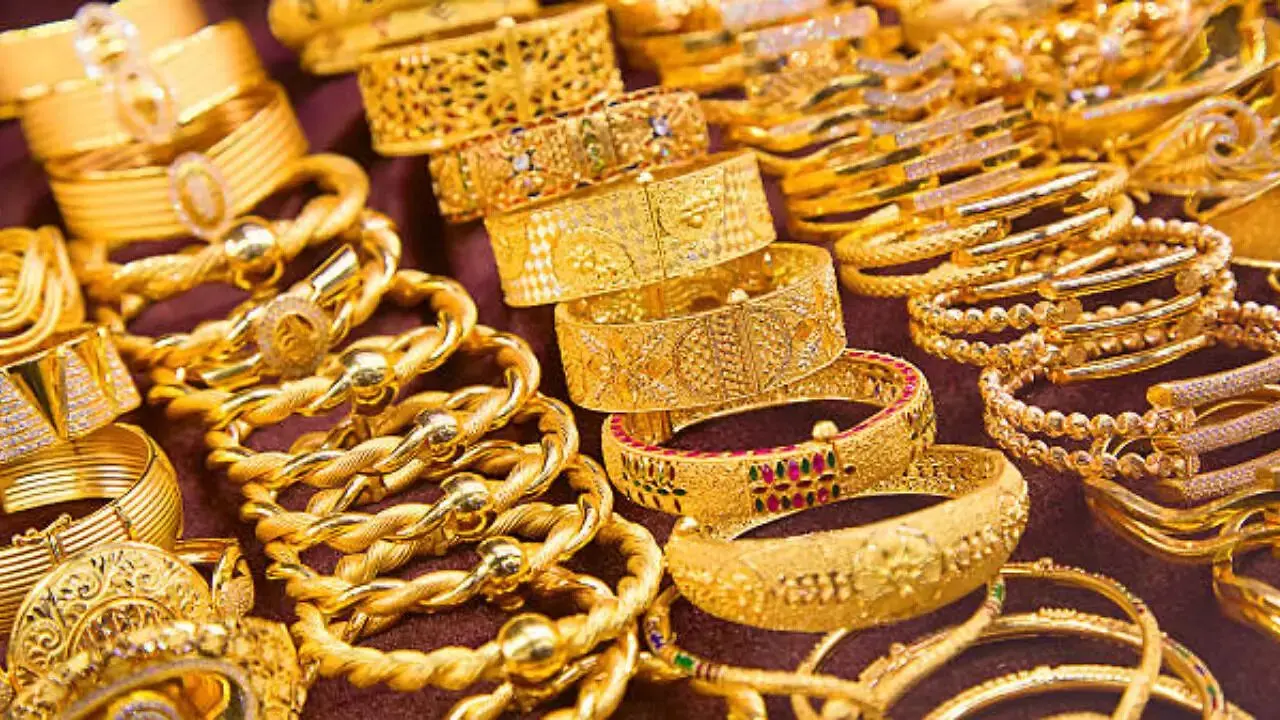 Gold prices mixed across cities on 30 September