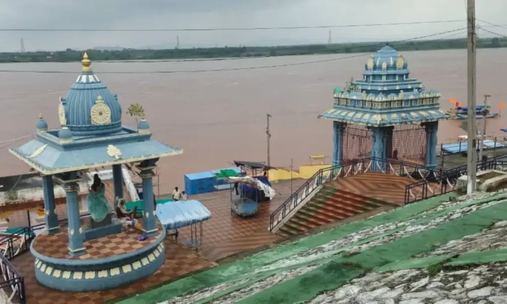 Godavari may hit 43 feet at Bhadrachalam on Friday