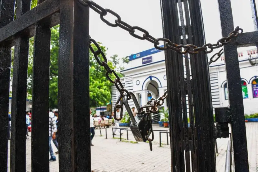 Bank unions to strike Sept 28-30 over five-day work week