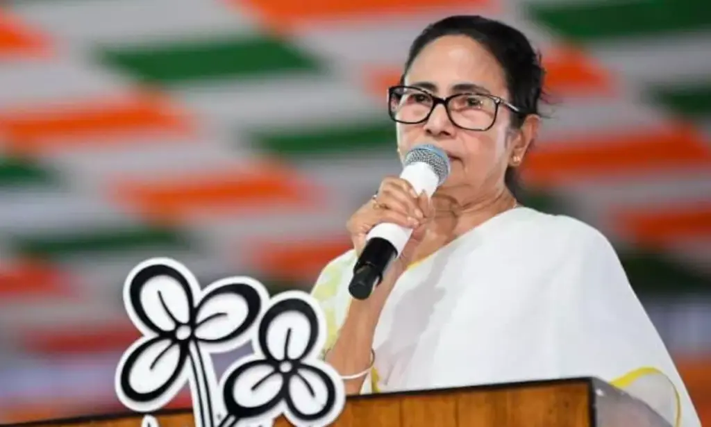 SC to hear Mamata's urgent plea against EC freeze on TMC symbol