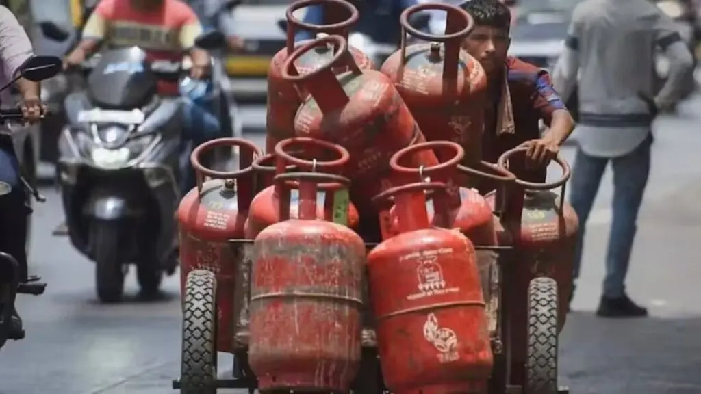 1 October deadline for LPG biometric authentication, subsidy at stake