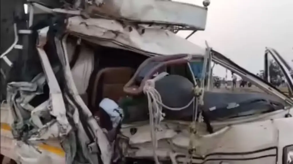 Three killed in Vizianagaram lorry-auto collision