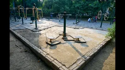 Noida residents decry broken gyms, damaged park floors