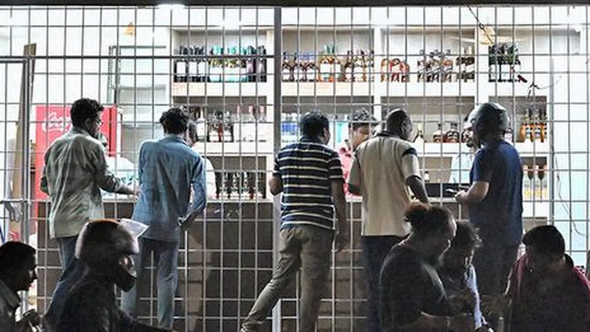 Andhra halts liquor shop renewals, invites fresh bids from Thursday