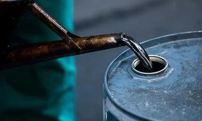 Crude oil futures drop Rs 138 on weak global cues
