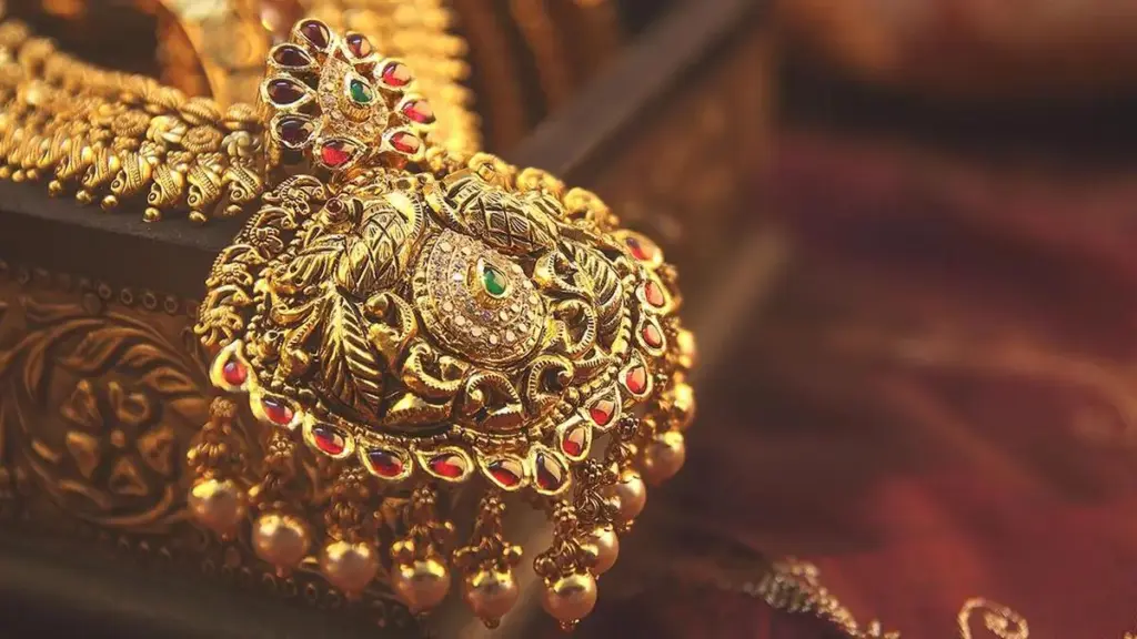 Gold prices fall across metros, 22-carat at Rs 14,215 per gram