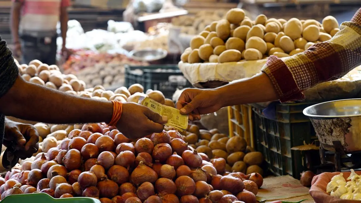 Wholesale inflation hits 9.92% in August on fuel, food prices