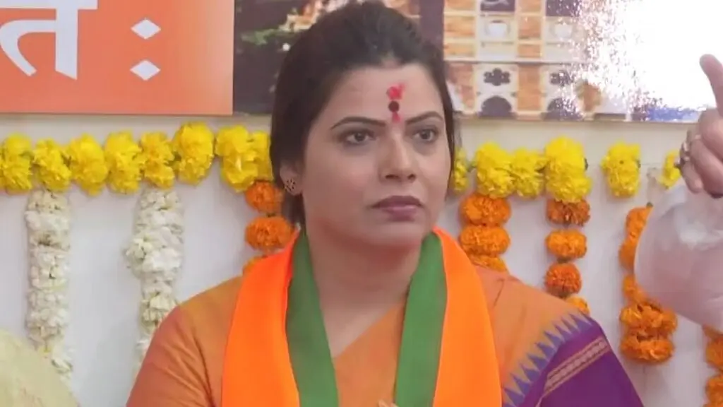 Mumbai Mayor fined ₹300 for skipping assault case court