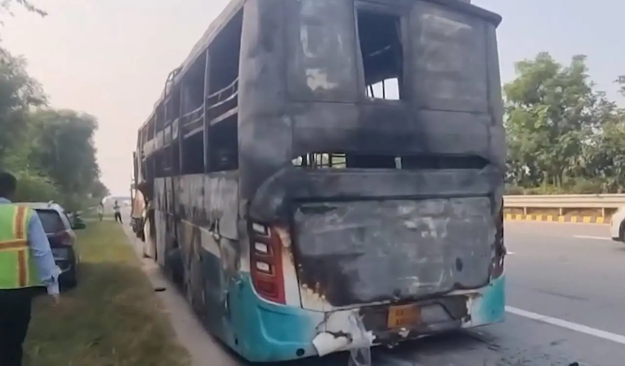 Nine dead after bus catches fire on Yamuna Expressway in Greater Noida