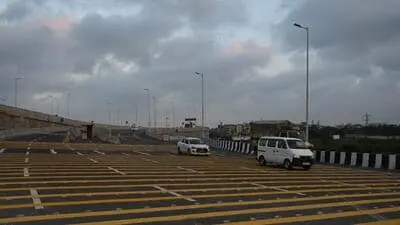 Delhi traffic police warn of high accident risk on expressway exit