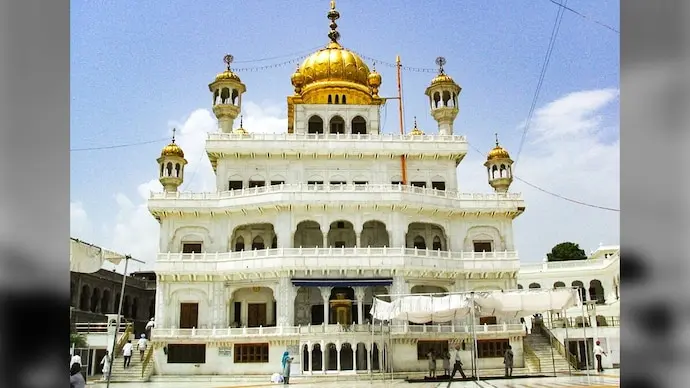 Akal Takht expels SGPC ex-member, head granthi from Khalsa Panth