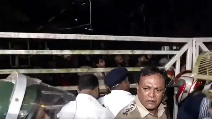 Clash at Kolkata film institute over Hindutva group event