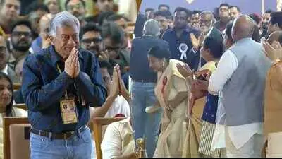 Anant Nag gets Dadasaheb Phalke Award at 72nd National Film Awards
