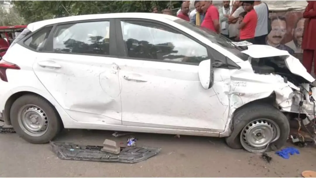 Auto driver killed, two racing cars suspected in Delhi crash