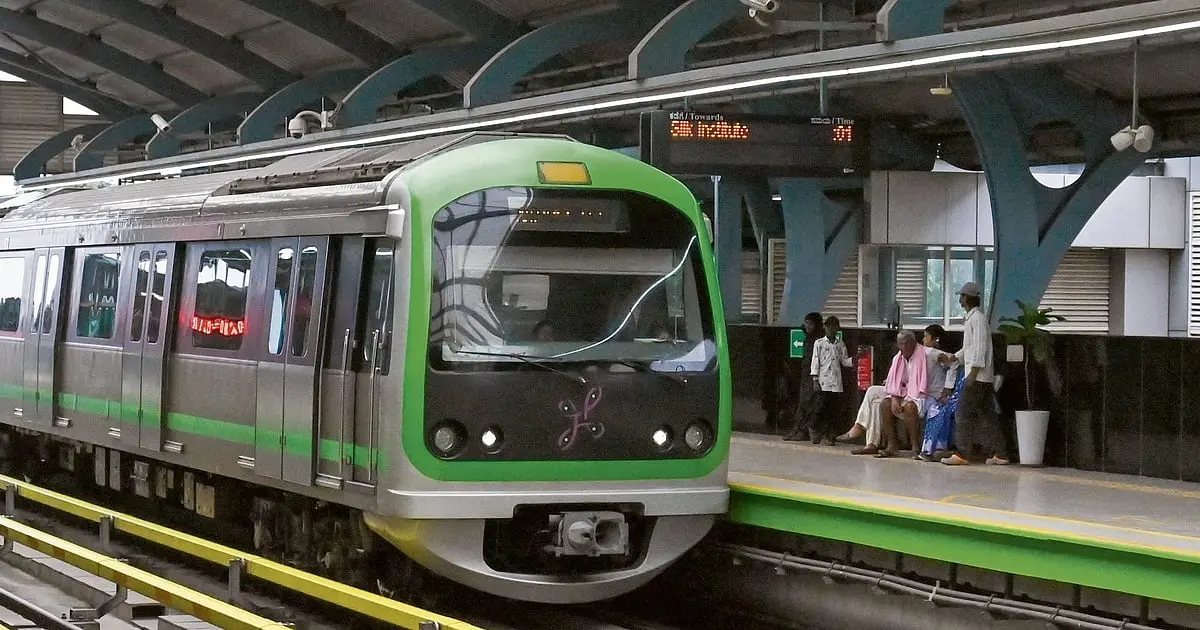 Man falls on metro tracks at Rajajinagar station, escapes unhurt