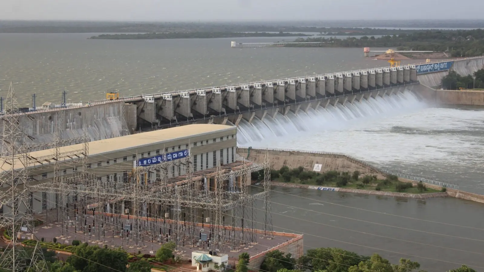 Kalyana Karnataka and Telangana face water crisis as reservoirs shrink
