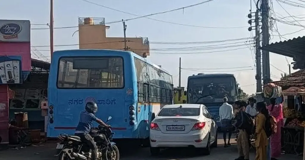 BJP leader urges clearance of encroachments on Mysuru-Mandya road