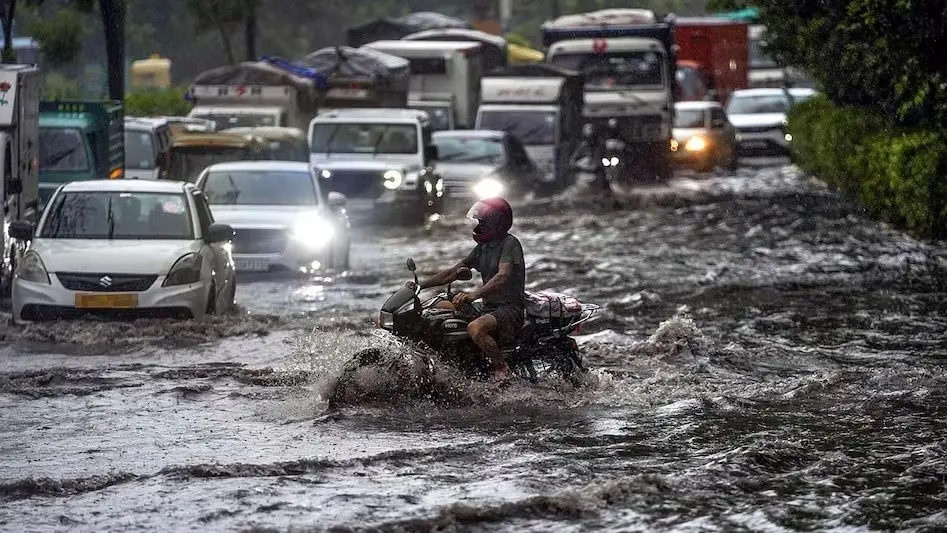Heavy rain floods Jharkhand, six flights cancelled, rivers above danger mark