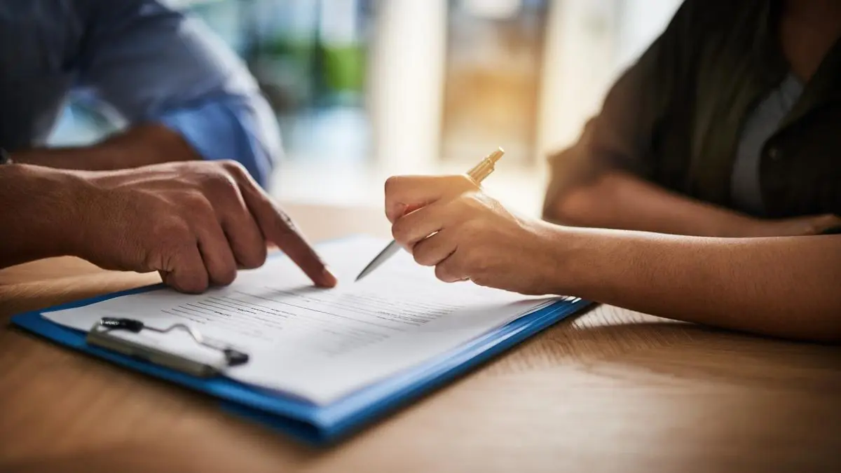 Fine print renders insurance policies incomprehensible, expert says
