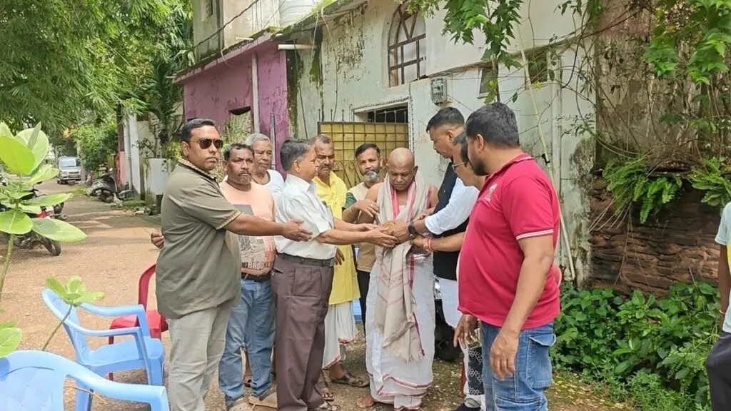 Father performs death ritual for daughter who married Muslim man