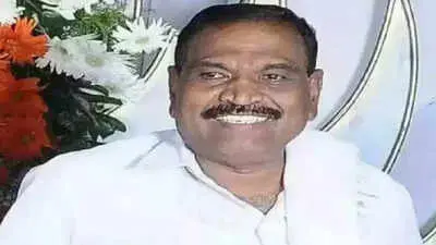 Karnataka minister says tipping officials fine, faces revolt at meet