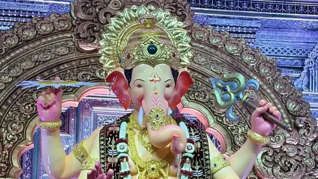 Mumbai Ganesh Chaturthi begins with 16,800 police on duty