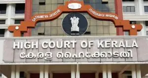 Kerala HC asks why no FIR in payoff case against Pinarayi Vijayan