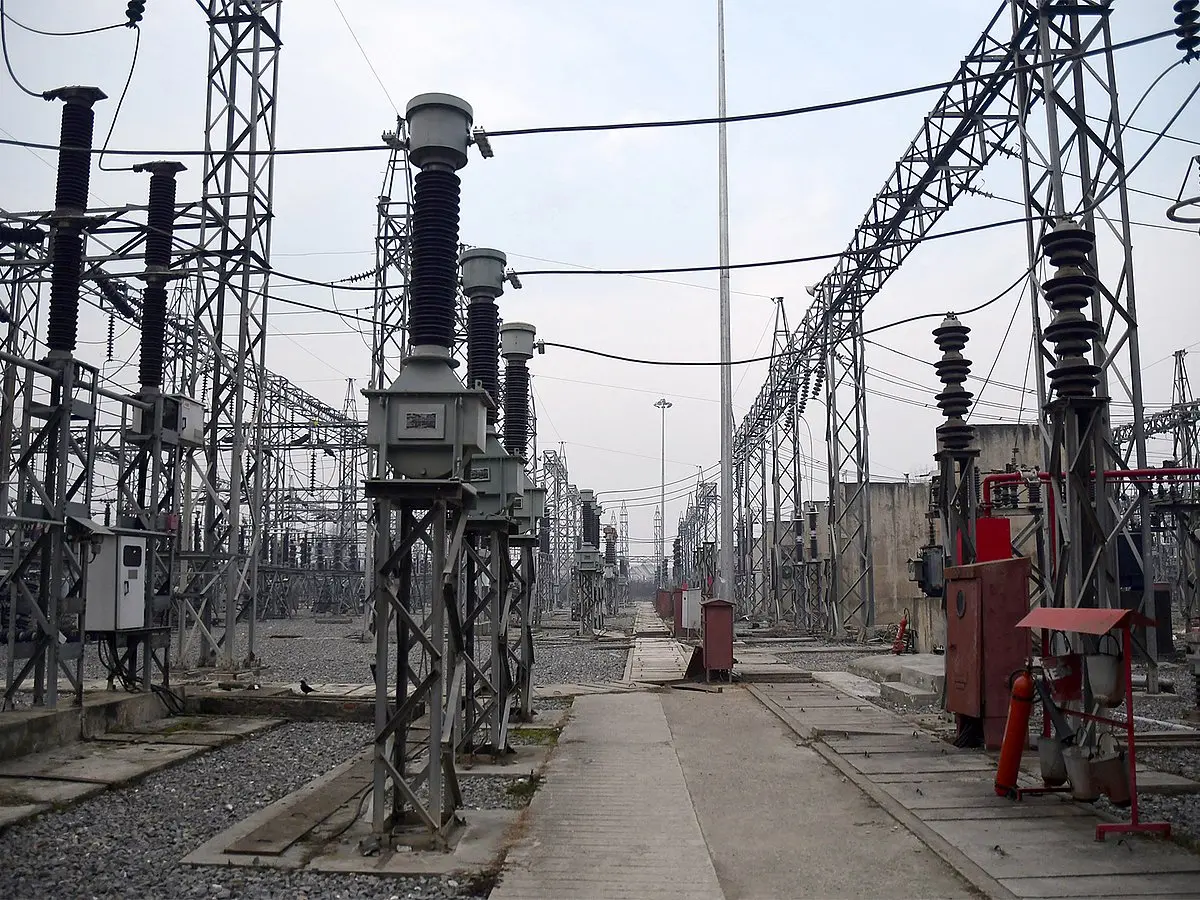 Karnataka faces 3,000 MW shortfall as power demand surges