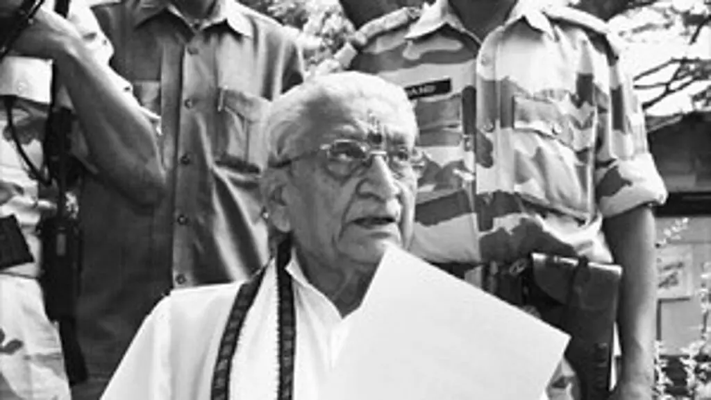 Amit Shah, Modi honour VHP's Ashok Singhal on birth centenary