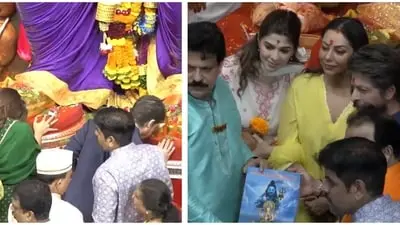 Shah Rukh Khan visits Lalbaugcha Raja with Gauri and Suhana