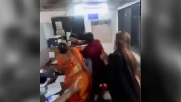 Shiv Sena leader assaulted by women inside Thane police station