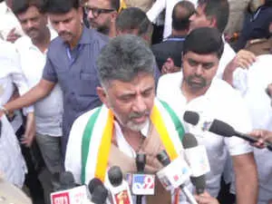 Kumaraswamy, Paswan seek EC clarification on SIR dispute