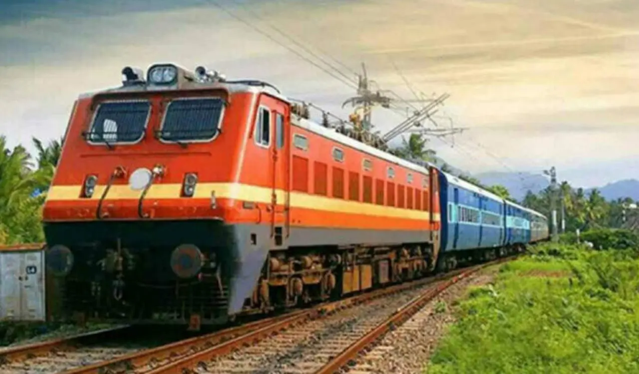 OHE snag near Moula Ali disrupts train services