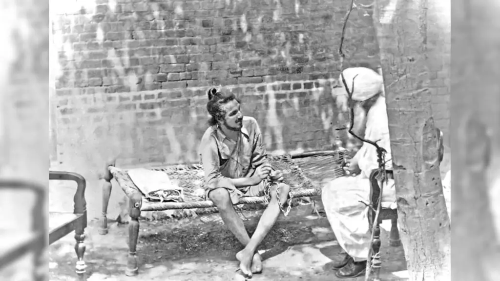 PM Modi, Rahul Gandhi pay tributes to Bhagat Singh on birth anniversary